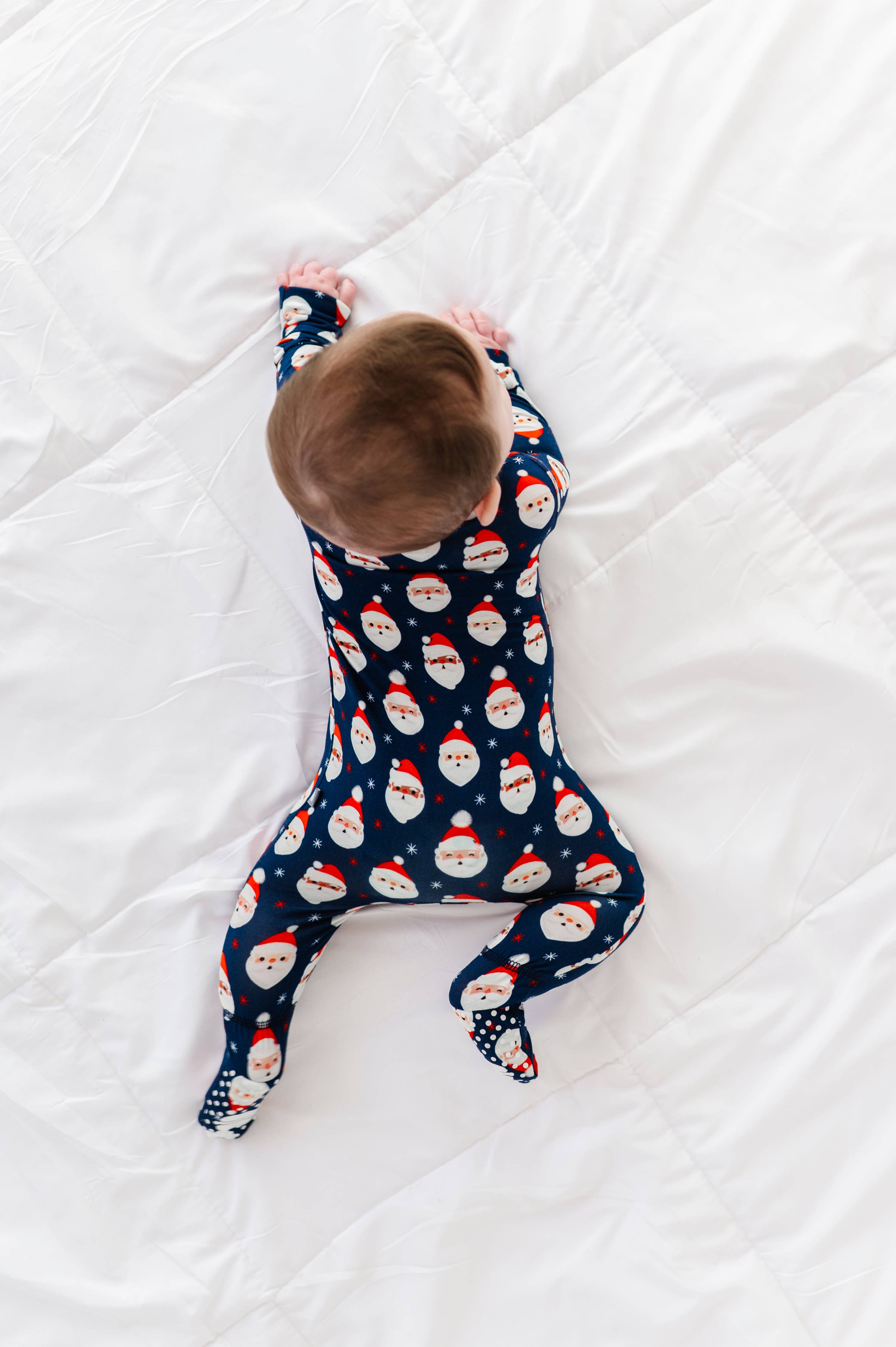 Macaron + Me Footsie - Navy Vintage Santa