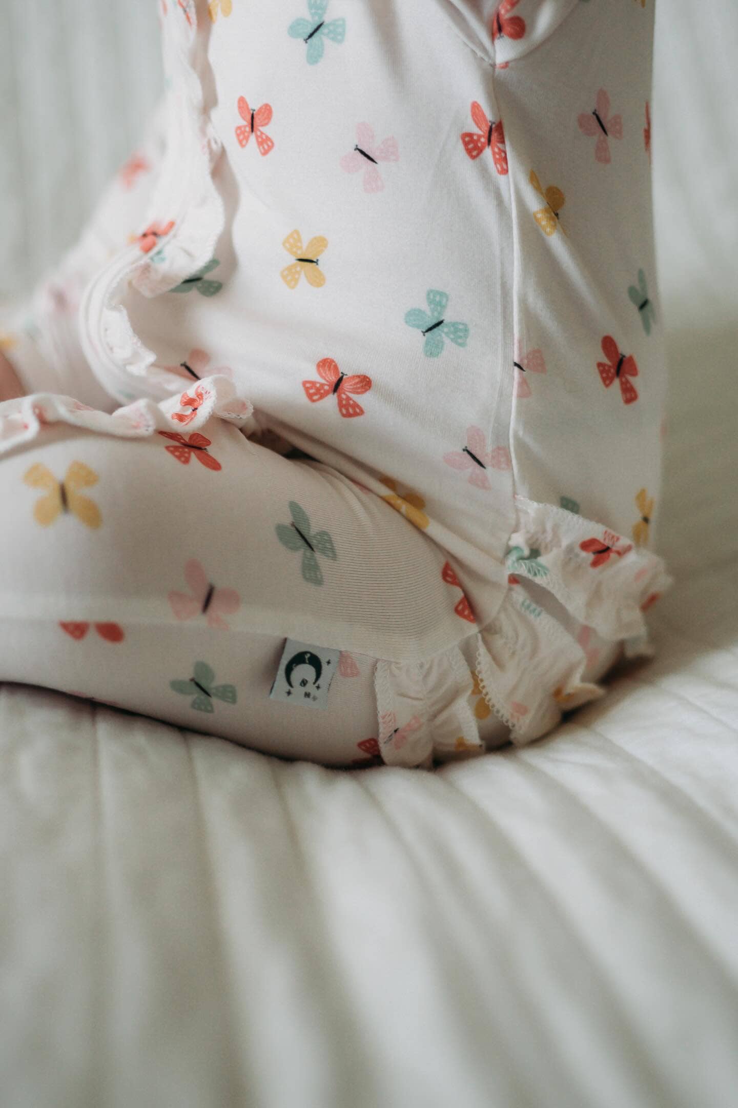 Cozy Dreamerz Bamboo Ruffle Sleeper - Flutter